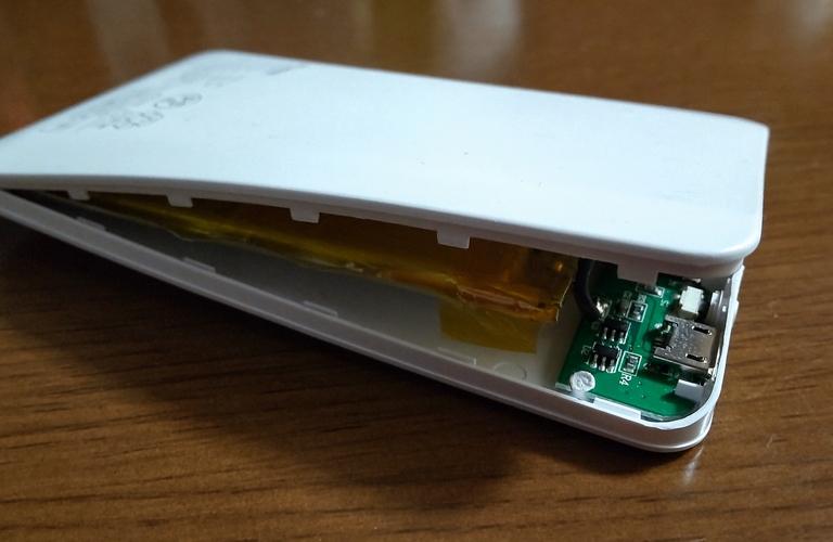 家の不要なモバイルバッテリー、業者に頼む前に知っておきたいポイント